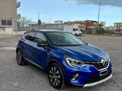 Usata Renault Captur 101 CV (74 kW) 2023 Blu SUV