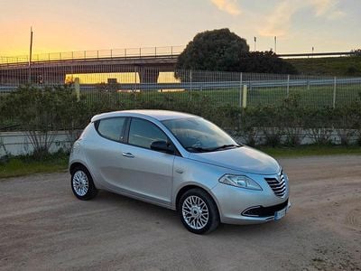 Usata Lancia Ypsilon S 95 CV (69 kW) 2014 Argento Utilitaria