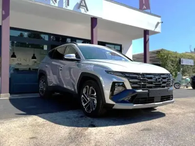 Nuova Hyundai Tucson 160 CV (117 kW) 2025 Shimmering silver black one t SUV
