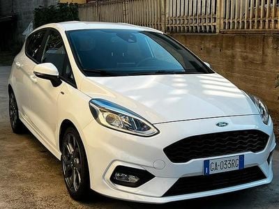 Begagnad Ford Fiesta ST-Line 2020 Vit Halvkombi