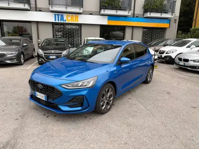 Usata Ford Focus ST-Line 125 CV (91 kW) 2023 Blu/azzurro Berlina