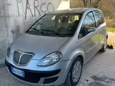 Usata Lancia Musa 101 CV (74 kW) 2005 Grigio Monovolume