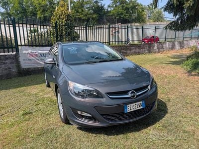 Usata Opel Astra 101 CV (74 kW) 2015 Grigio Station wagon