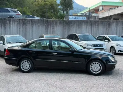 Usata Mercedes E270 Avantgarde 177 CV (130 kW) 2004 Nero Berlina
