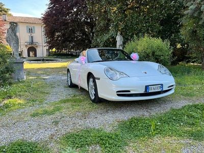 Usata Porsche 911 Carrera 4 345 CV (253 kW) 2001 Bianco Cabrio