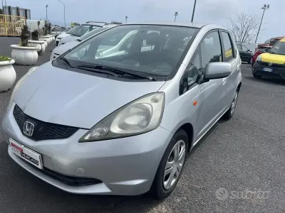 Usata Honda Jazz 90 CV (66 kW) 2010 Grigio Utilitaria