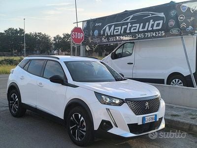 Usata Peugeot 2008 Allure 130 CV (95 kW) 2022 Bianco SUV