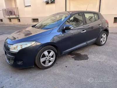 Usata Renault Mégane III 110 CV (80 kW) 2010 Grigio Berlina