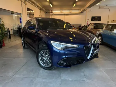 Usata Alfa Romeo Stelvio Ti 209 CV (153 kW) 2019 Blu SUV