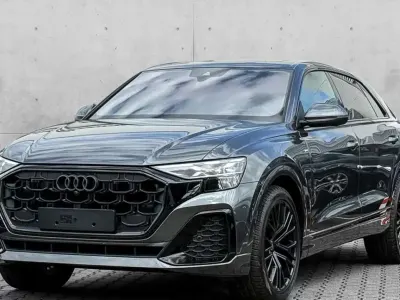 Usata Audi Q8 S-Line 286 CV (210 kW) 2025 Grigio metallizzato SUV