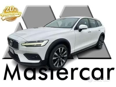 Usata Volvo V60 CC Business Edition 197 CV (144 kW) 2021 Bianco Station wagon
