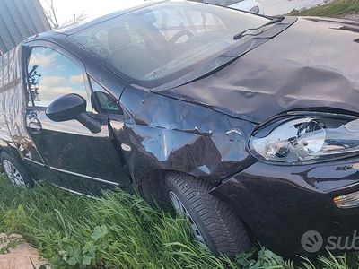 Usata Fiat Punto 75 CV (55 kW) 2012 Utilitaria