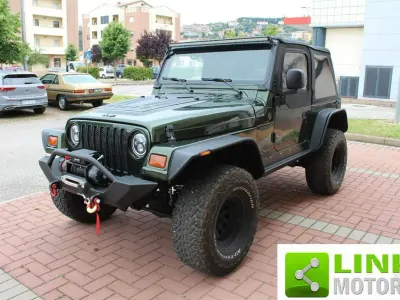 Usata Jeep Wrangler Sport 118 CV (86 kW) 1998 Verde metallizzato SUV