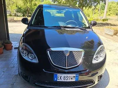 Usata Lancia Ypsilon 69 CV (50 kW) 2011 Nero Utilitaria
