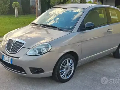 Usata Lancia Ypsilon 69 CV (50 kW) 2011 Giallo Utilitaria