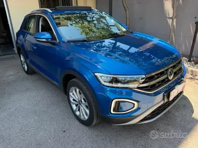 Usata VW T-Roc Style 116 CV (85 kW) 2022 Bluazzurro SUV