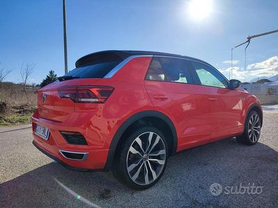 Usata VW T-Roc 150 CV (110 kW) 2021 Rosso SUV