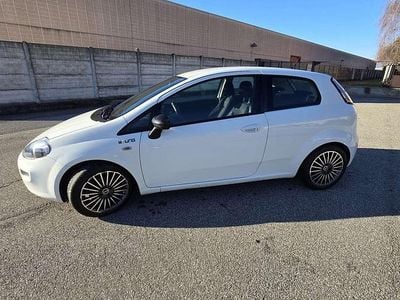 Usata Fiat Punto Evo Dynamic 86 CV (63 kW) 2015 Utilitaria