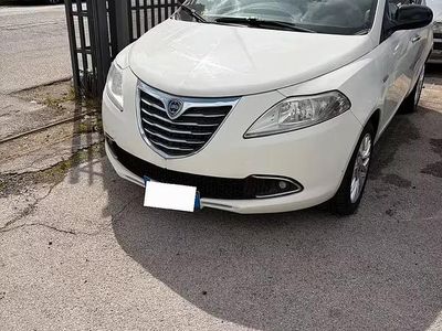 Begagnad Lancia Ypsilon 95 HK (69 kW) 2014 Halvkombi