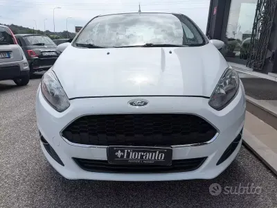 Usata Ford Fiesta Titanium 95 CV (69 kW) 2017 Bianco Utilitaria