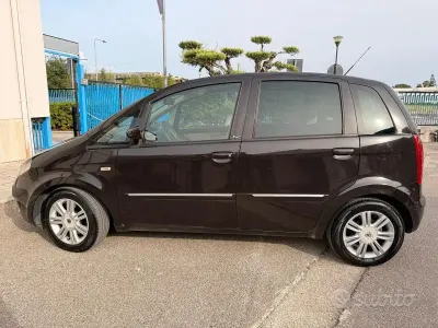 Usata Lancia Musa 90 CV (66 kW) 2007 Nero Monovolume