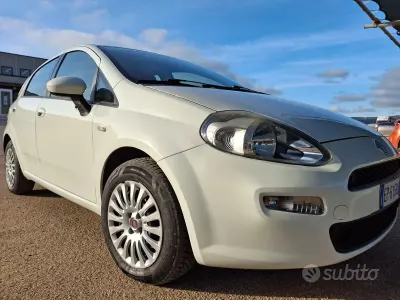 Usata Fiat Grande Punto 75 CV (55 kW) 2013 Bianco Utilitaria