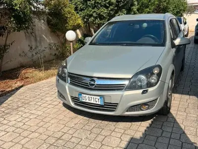 Usata Opel Astra 125 CV (91 kW) 2008 Station wagon