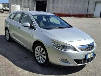 Usata Opel Astra 125 CV (91 kW) 2011 Station wagon