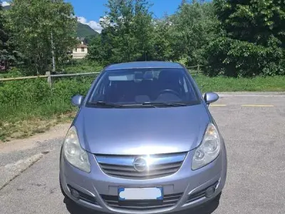 Usata Opel Corsa Cosmo 90 CV (66 kW) 2009 Grigio Utilitaria