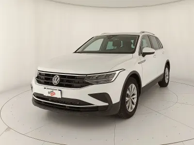 Usata VW Tiguan Life 150 CV (110 kW) 2022 Pure white SUV