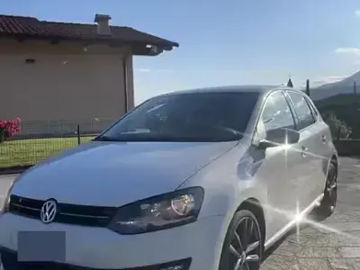 Usata VW Polo Comfortline 75 CV (55 kW) 2013 Bianco Utilitaria