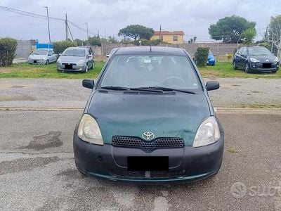 Verde Usata 2002 Toyota Yaris Berlina | 2500 € (Buon prezzo)