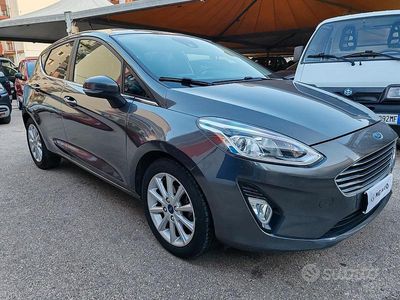 Usata Ford Fiesta Titanium 86 CV (63 kW) 2018 Grigio Berlina