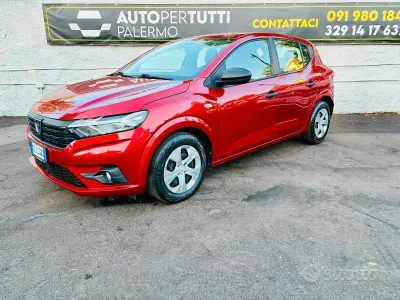 Usata Dacia Sandero Essentiel 67 CV (49 kW) 2021 Rosso Berlina
