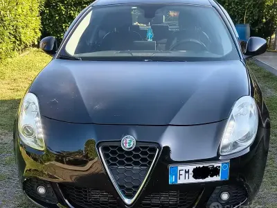 Usata Alfa Romeo Giulietta Distinctive 105 CV (77 kW) 2013 Nero Utilitaria
