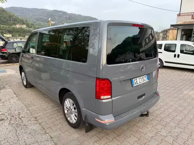 Usado VW Multivan Life 150 HP (110 kW) 2021 Cinzento Monovolume