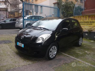 Usata Toyota Yaris Sol 69 CV (50 kW) 2008 Nero Berlina
