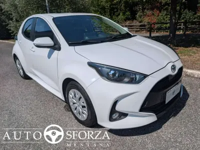 Usata Toyota Yaris Active 72 CV (52 kW) 2023 Bianco Utilitaria