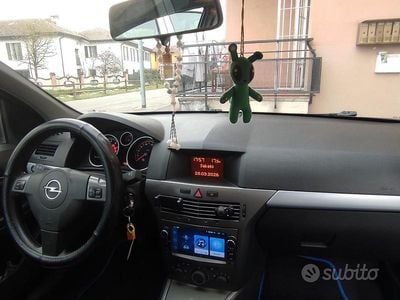 Usata Opel Astra Cosmo 105 CV (77 kW) 2007 Grigio Berlina