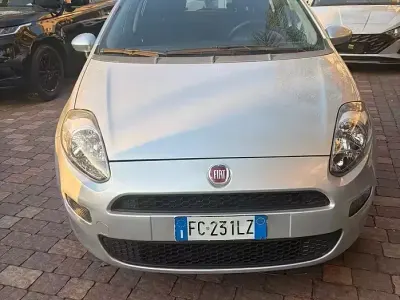 Usata Fiat Punto Street 77 CV (56 kW) 2016 Grigio Utilitaria