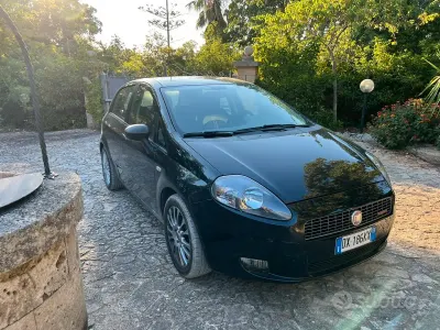 Usata Fiat Grande Punto 75 CV (55 kW) 2009 Nero Utilitaria