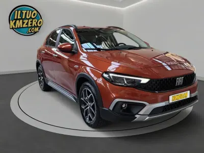Usata Fiat Tipo Cross 130 CV (95 kW) 2023 Nero Utilitaria