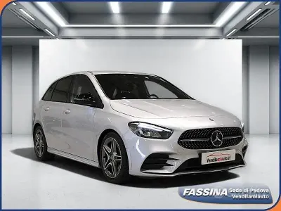 Usata Mercedes B180 116 CV (85 kW) 2019 Argento Utilitaria