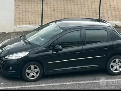 Usata Peugeot 207 68 CV (50 kW) 2010 Nero Utilitaria