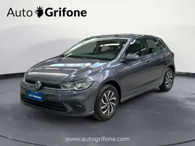 Usata VW Polo Life 95 CV (69 kW) 2025 Arancione Utilitaria