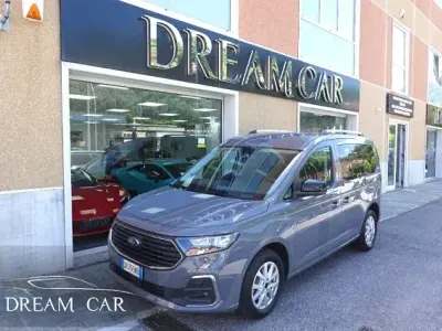 Usata Ford Tourneo Connect Titanium 122 CV (89 kW) 2023 Grigio pastello Monovolume