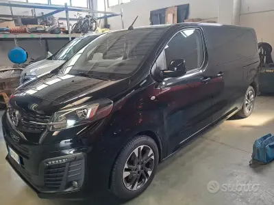 Usata Opel Zafira 177 CV (130 kW) 2025 Nero Monovolume