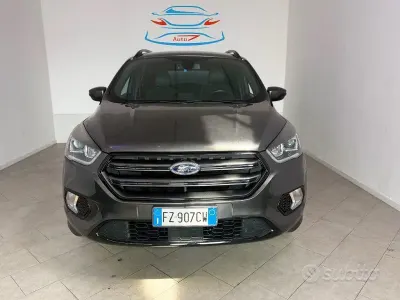 Usata Ford Kuga ST-Line 120 CV (88 kW) 2019 Grigio SUV