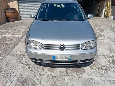 Begagnad VW Golf IV 115 HK (84 kW) 2000 Grå Sedan