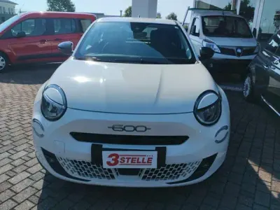 Usata Fiat 600 110 CV (80 kW) 2025 Bianco SUV